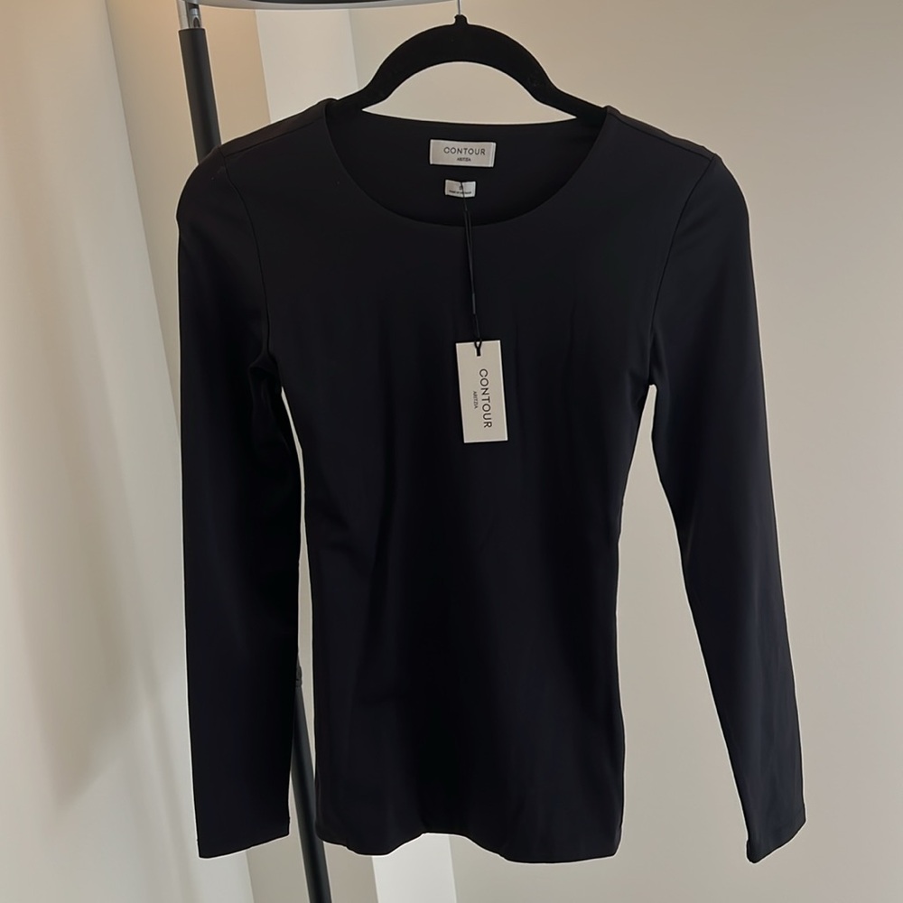 Aritzia contour crew hip longsleeve black top / small